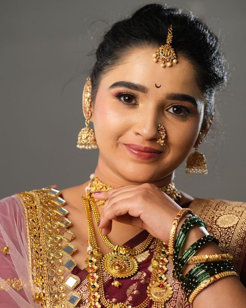Bridal glam makeup, close-up smile